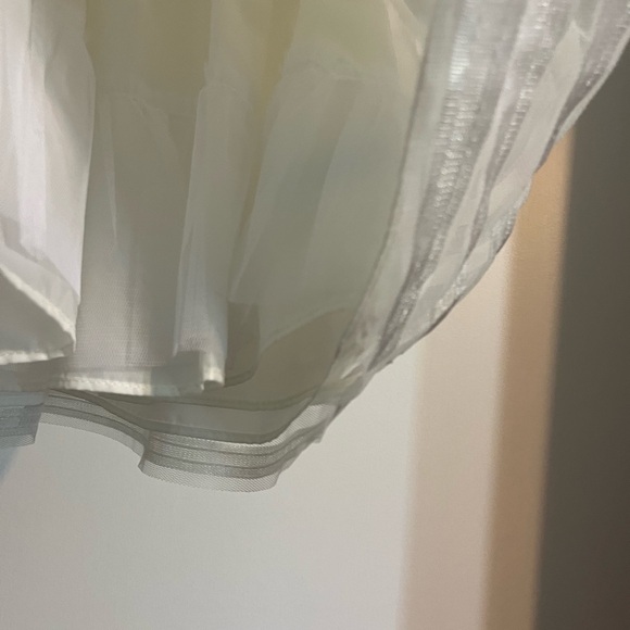 NWT Marmellata cream dress 6-9 months. Comes with head bow. - Picture 3 of 6